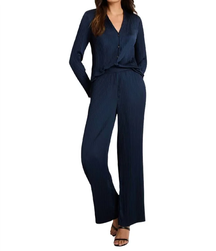 Women's Layered Outfit End Of Season Sale Crinkle Wide Leg Pant In Dark Indigo